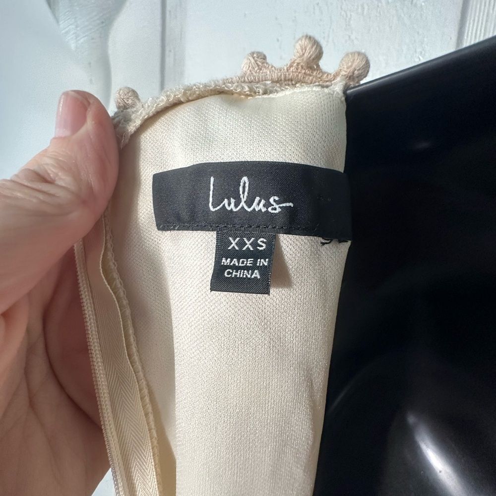 Lulus Beige Long Sleeve Dress Size XXS EUC - Picture 8 of 9